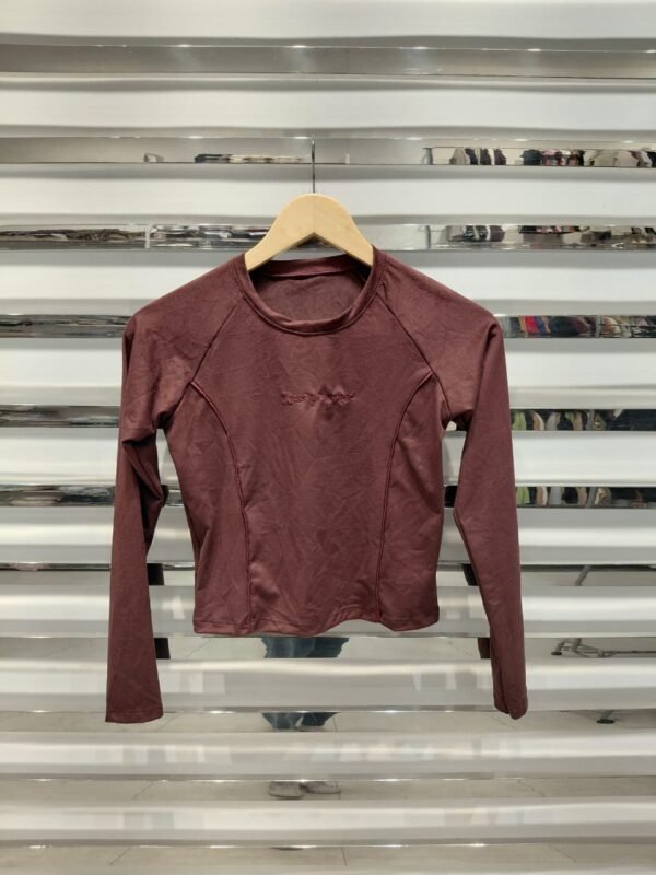 Camiseta ranglan Less is more -Gamuzado